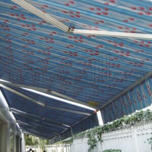 Mái bạt che trước hiên nhà