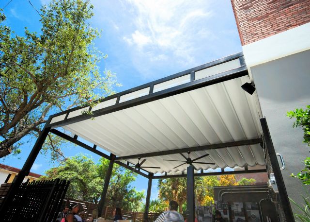 mai-xep-di-dong-365-03 Thế nào là đơn vị thi công mái xếp di động 365 lý tưởng nhất?