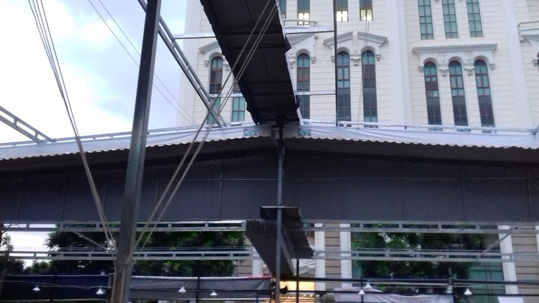 Mái xếp lượn sóng HCM