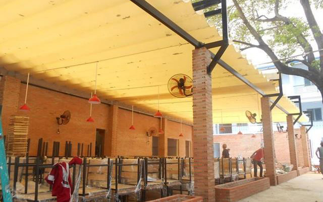 Mái xếp lượn sóng với thiết kế dành cho quán cafe